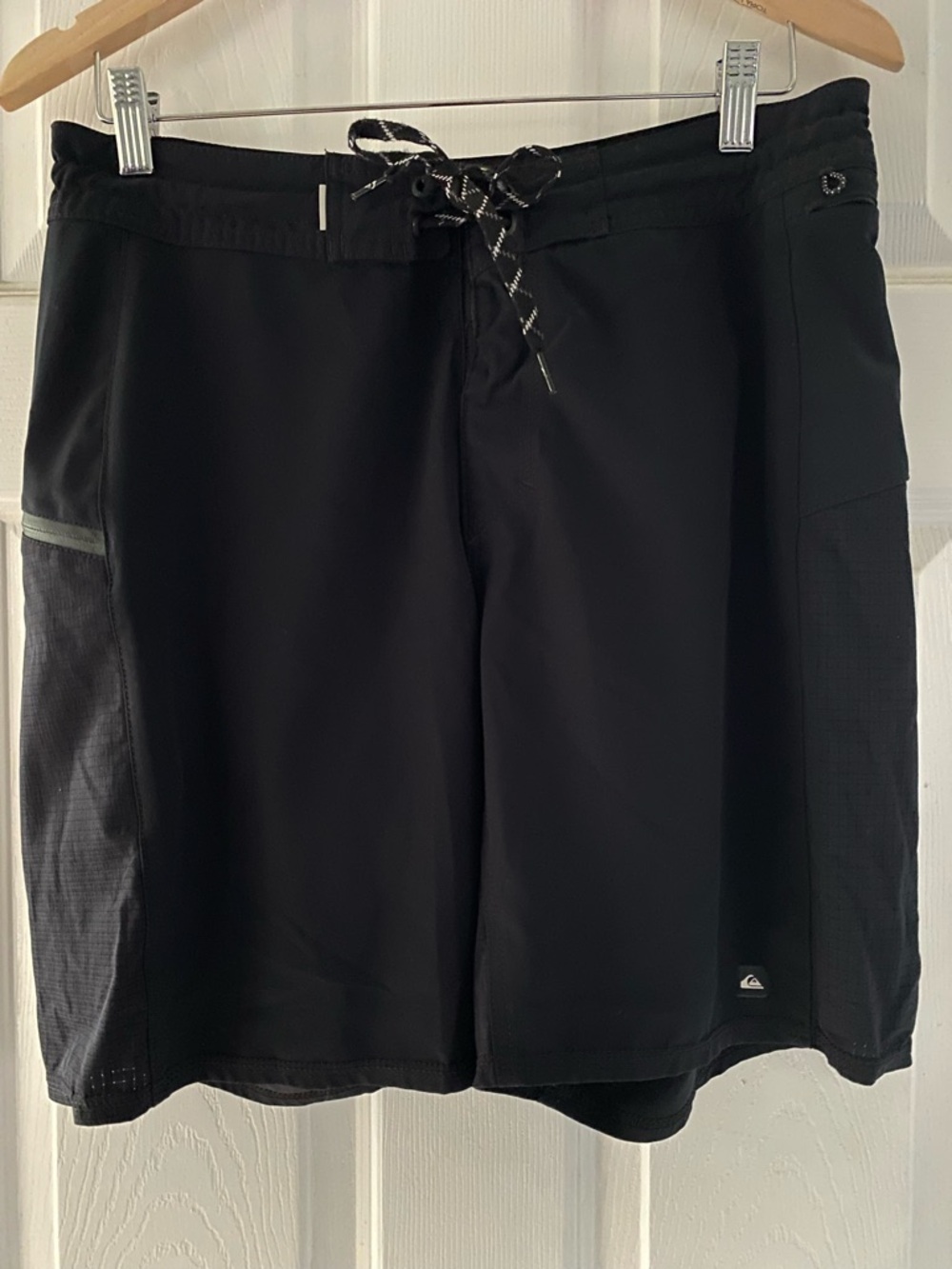 Quiksilver Men’s Waterman Board Shorts Size 31 Color Black